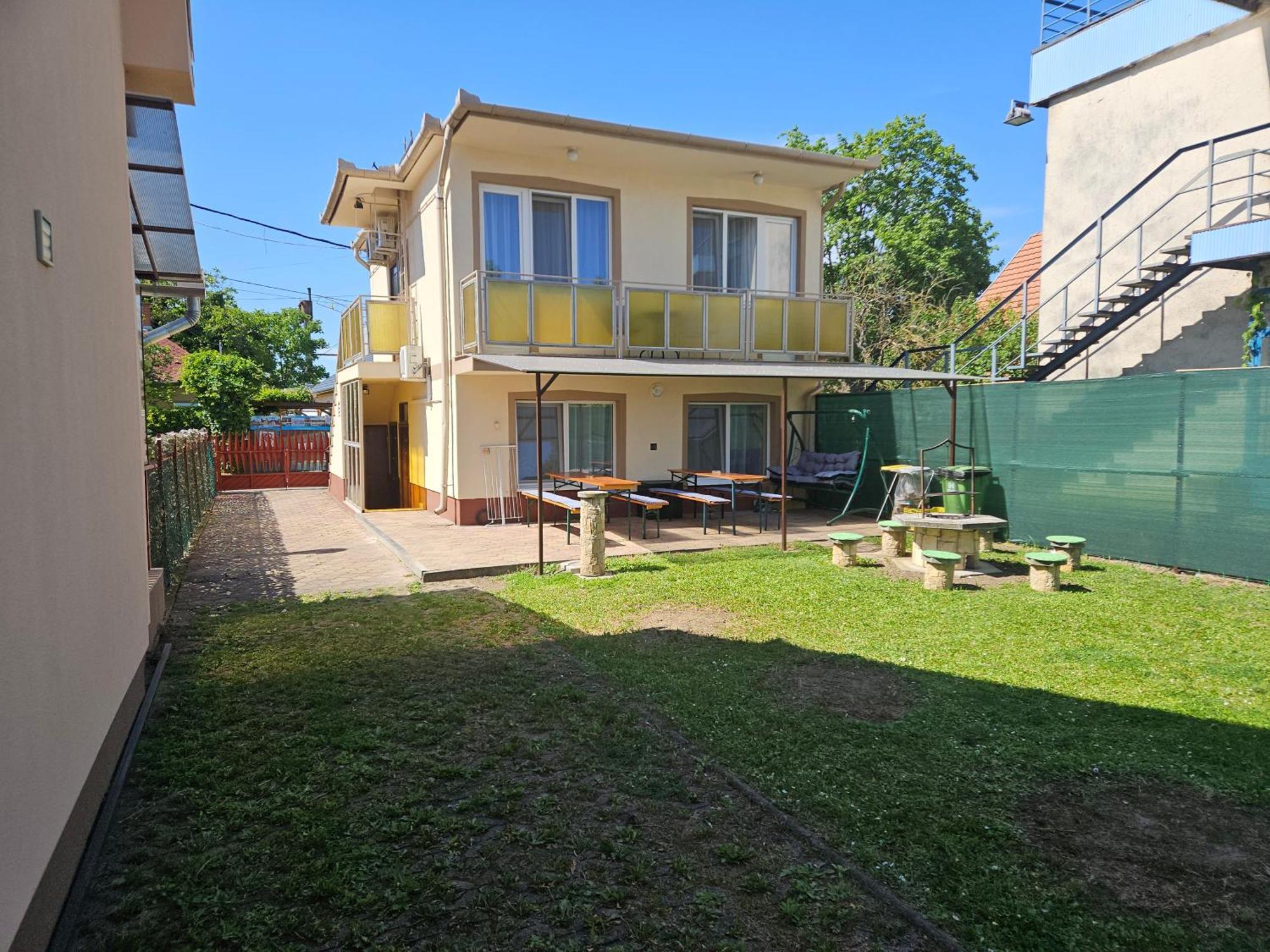 Ada 2 Apartmanhaz Гайдусобосло Екстер'єр фото
