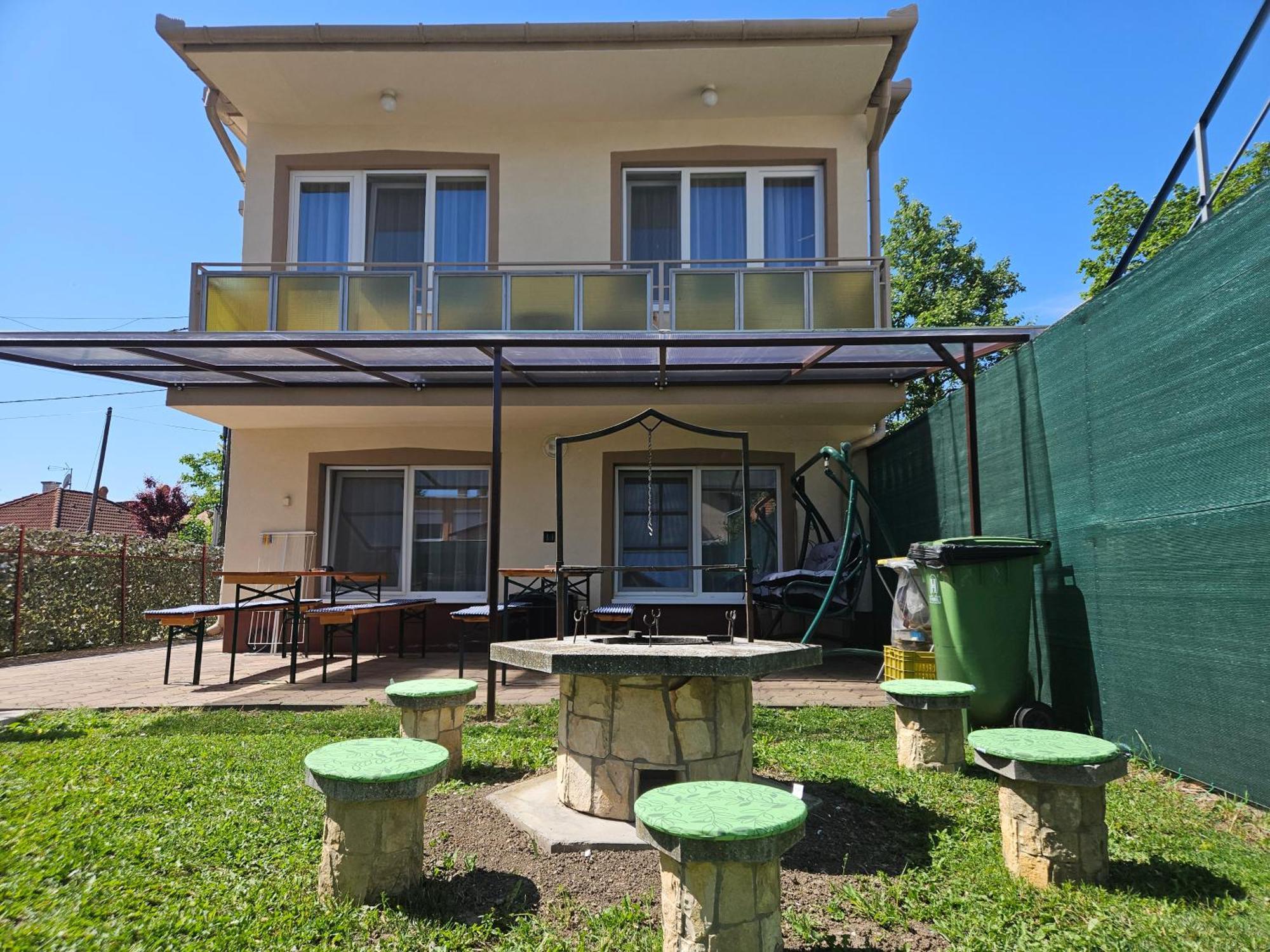Ada 2 Apartmanhaz Гайдусобосло Екстер'єр фото
