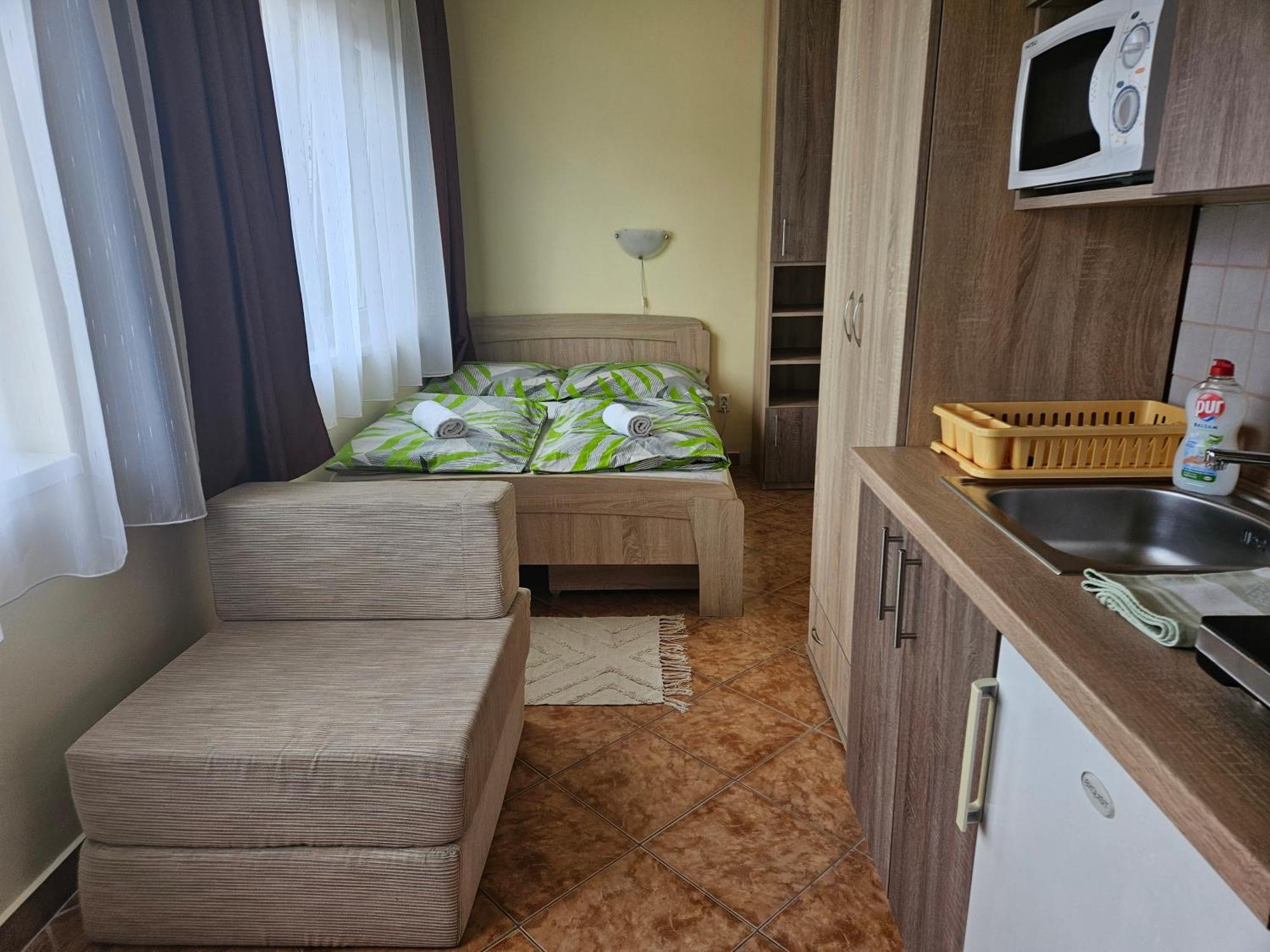 Ada 2 Apartmanhaz Гайдусобосло Екстер'єр фото