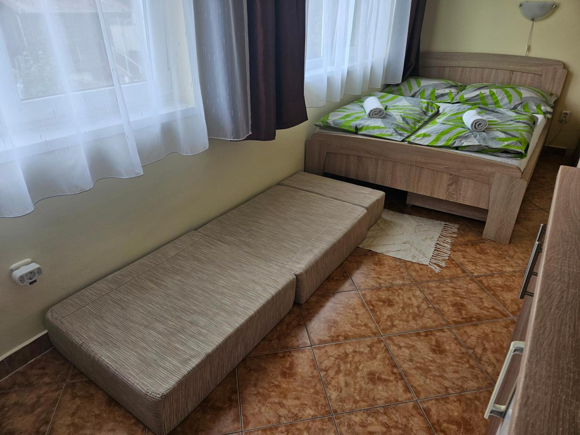 Ada 2 Apartmanhaz Гайдусобосло Екстер'єр фото